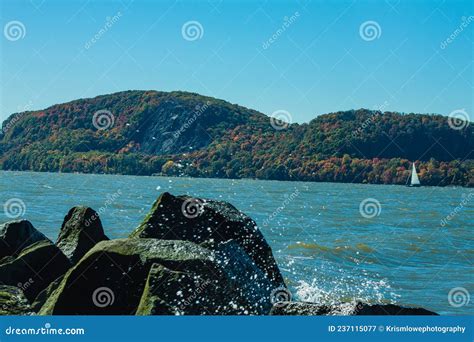 Sail Boat On Croton Bay Stock Image Image Of Horizon 237115077