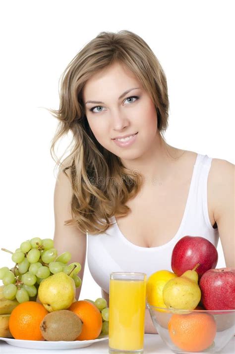 Belle Fille Avec Des Fruits Et Légumes Photo stock Image du sain