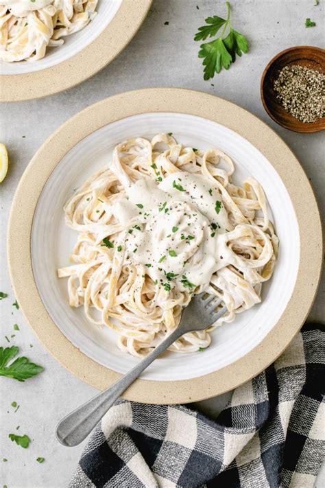 Vegan Alfredo Sauce Creamy And Delicious The Simple Veganista