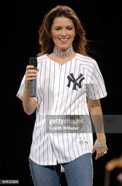 46 Shania Twain Up World Tour At Madison Square Garden Stock Photos, High-Res Pictures, and ...