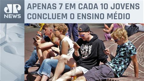 Mais de 11 5 milhões de jovens brasileiros não trabalham e não estudam