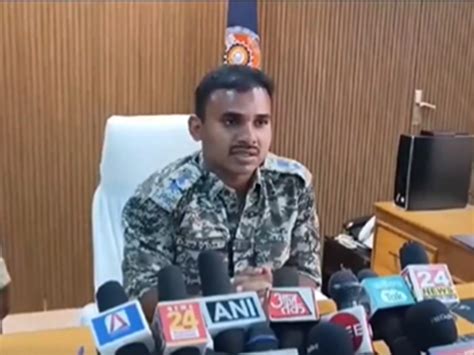 Chhattisgarh Two Hardcore Naxals Carrying Reward Of Rs 8 Lakh Each Surrender