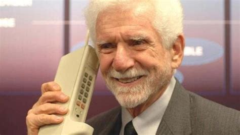 50 Years Ago The First Cell Phone Call Was Made On This DynaTAC Dinosaur