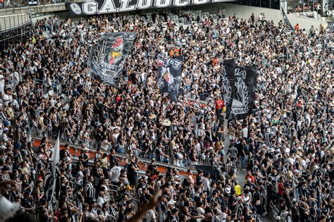 Torcida do Atlético MG poupa o trabalho da diretoria e identifica