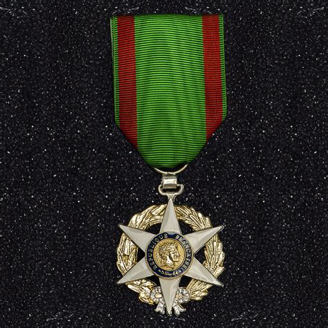 Médaille ordonnance merite agricole chevalier Sergequipement