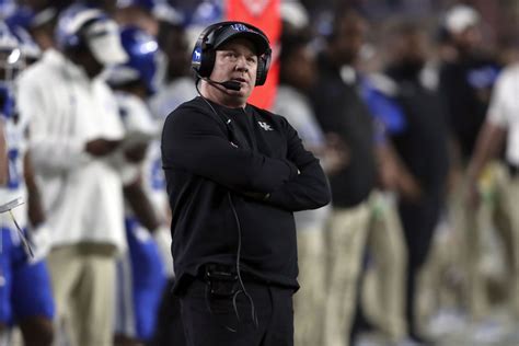 Is Mark Stoops Leaving Kentucky For Texas A M Exploring Wildcats Hc S