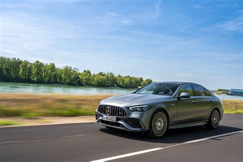 3 avantages et 2 inconvénients de conduire la Mercedes Benz Classe C