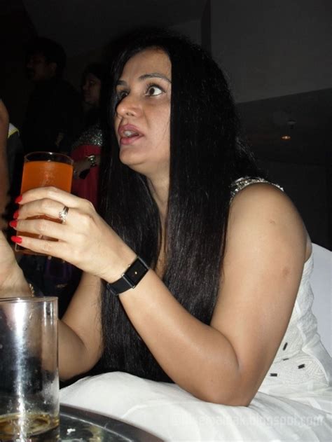 Latest Celebrity Pictures Indian Sexy Actress Gallery Apoorva Hot Aunty Spicy Gallery