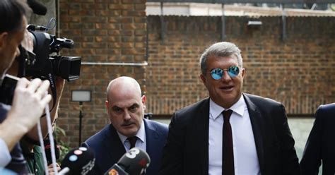 Joan Laporta irrumpe en el vestuario a pedir explicaciones al árbitro