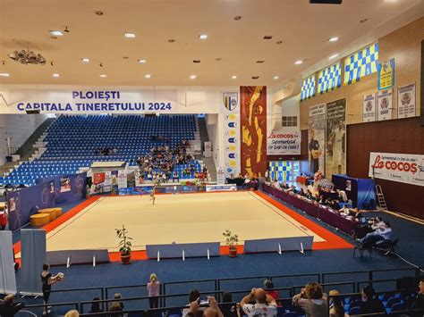 Imagini De La Cupa Rom Niei La Gimnastic Ritmic De La Sala