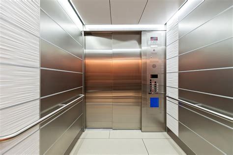 Levele 103 Elevator Interior With Panels In Stainless Steel With