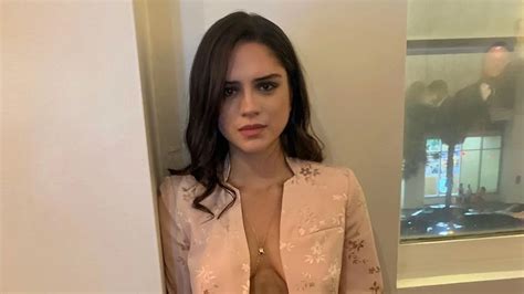 Sasha Calle la primera latina que interpretará a Supergirl tiene raíces colombianas Infobae