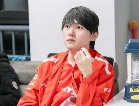 【英雄联盟】ruler调侃faker：没有他的电话，打完比赛就被当陌生人 3楼猫