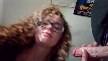 Fargli Un Bel Pompino Mentre Sua Moglie Al Lavoro Xvideos