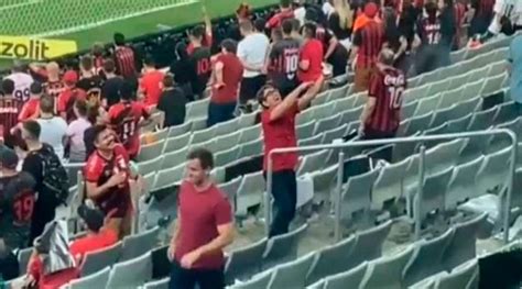 Torcedores Do Athletico Pr S O Flagrados Fazendo Gestos Racistas Contra