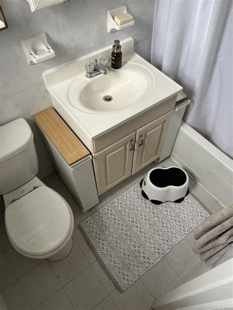 Small Space Bathroom Tour: Family of 5, NYC Apartment – thetidydad.com