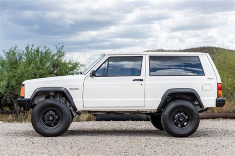 No Reserve 1996 Jeep Cherokee Se 2 Door 4x4 5 Speed For Sale On Bat