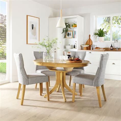 Hudson Round Extending Dining Table And 6 Bewley Chairs Natural Oak Finished Solid Hardwood