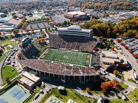 Twenty-two recruits commit to Wake Forest football – Old Gold & Black