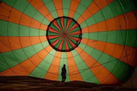 Solve Hot Air Balloon Jigsaw Puzzle Online With Pieces