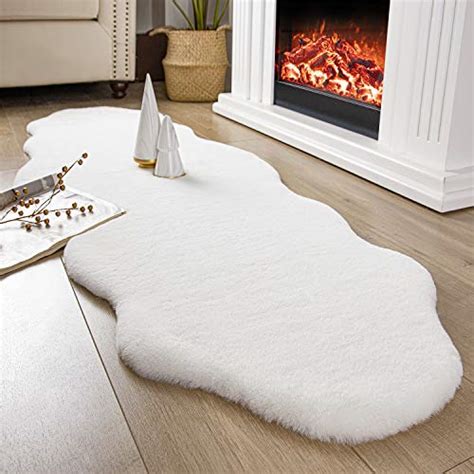 Best Fur Rugs For Your Bedroom