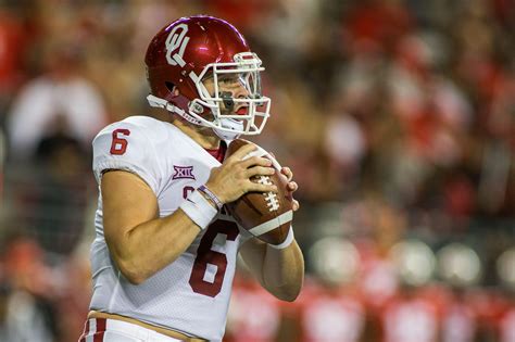 Watch Baker Mayfield Plants Oklahoma Flag At Midfield Following