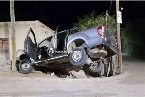 Perdió el control de su camioneta y se estrelló en una casa Nueva Rioja