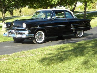 1953 Ford Customline | Volo Museum