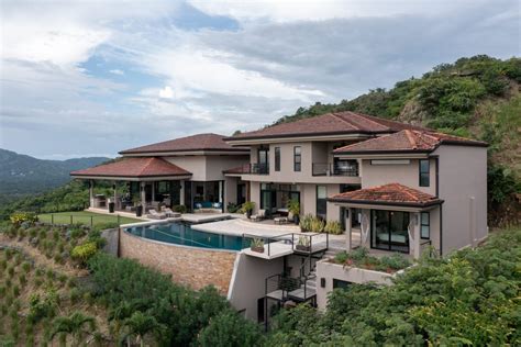 Costa Rica Luxury Homes, Townhomes & Homesites for Sale