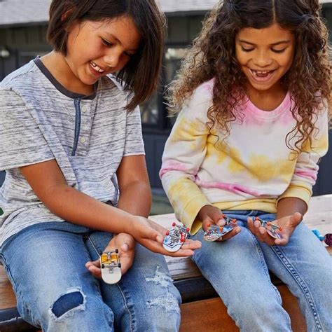 Mattel Hot Wheels Fingerboard A Boty Cm Sky Shredder Max Kovy Hra Ky