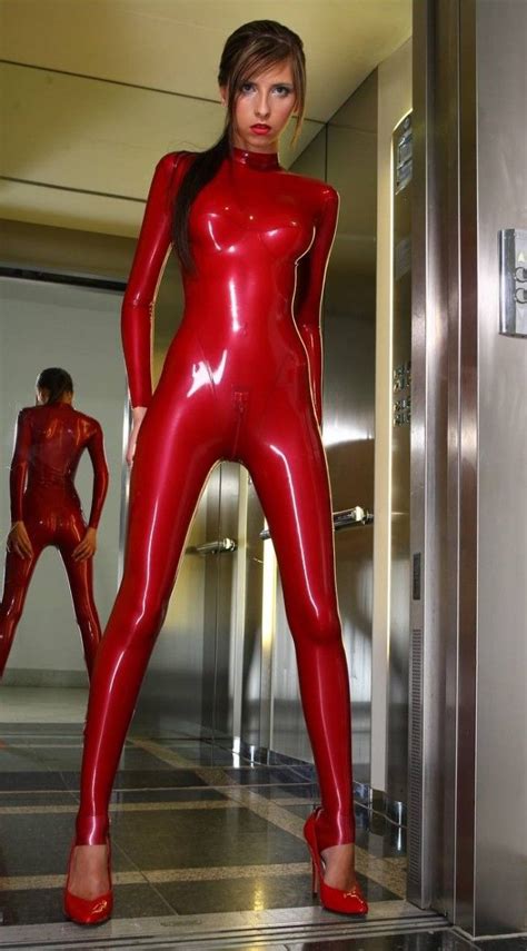 Épinglé Sur Skintight 2 Latex Outfits