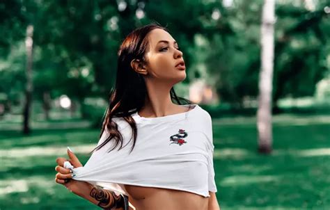 Обои girl model brunette posing на телефон и рабочий стол раздел девушки разрешение