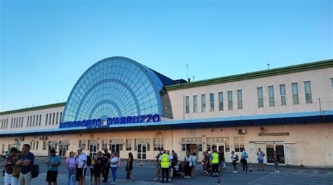 Finti Turisti Scoperti All Aeroporto Di Pescara Quattro Albanesi