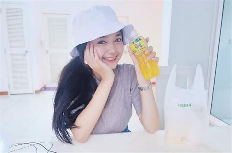 Điều gì đã khiến cô nàng hot girl Thái Lan này có tới hơn triệu người theo dõi trên MXH