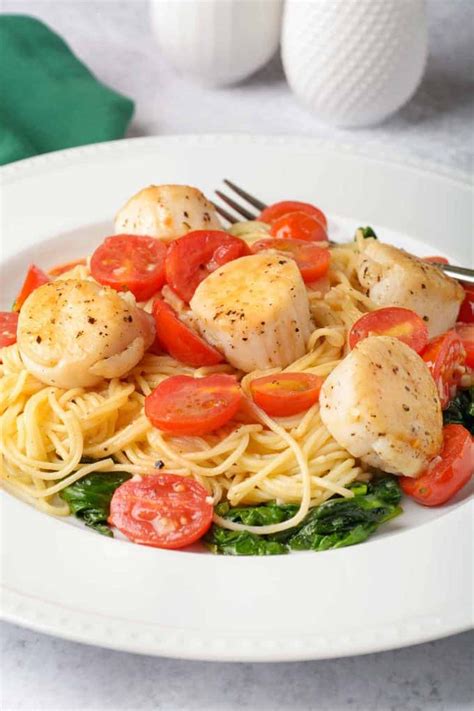 Scallops and Pasta with White Wine Butter