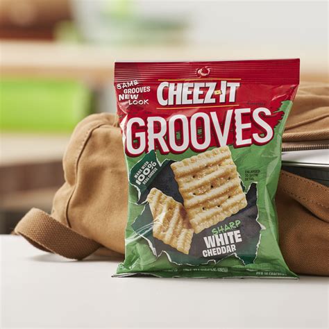 Cheez It Grooves Sharp White Cheddar