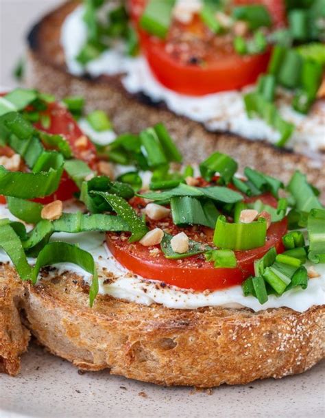 Knusprige Bruschetta Mit Tomaten Und Bärlauch Rezept Bruschetta Mit Tomaten Vorspeisen