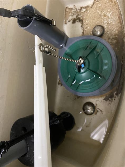 Leaky toilet tank - what’s wrong?!? : r/Plumbing