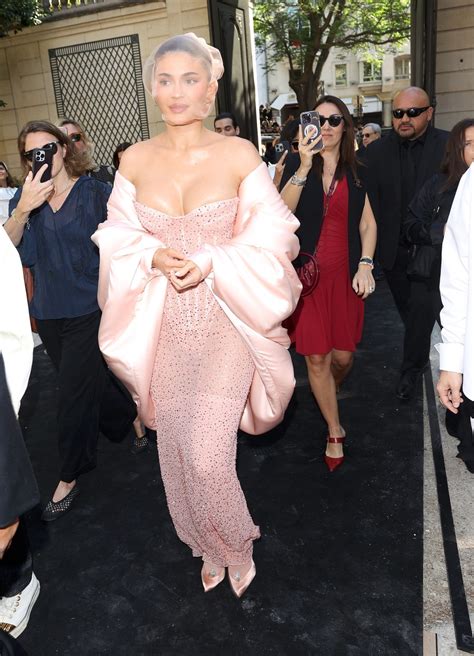 Kylie Jenner Sexy Curves Cleavage Schiaparelli Paris Hot Celebs Home