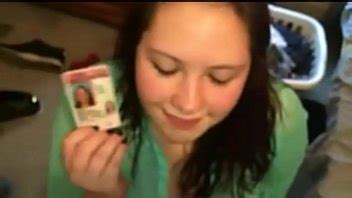 Gordita de 19 años con identificación XVIDEOS