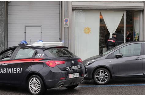 Rapina In Una Lavanderia Di Ravenna Malvivente Armato Di Coltello Si