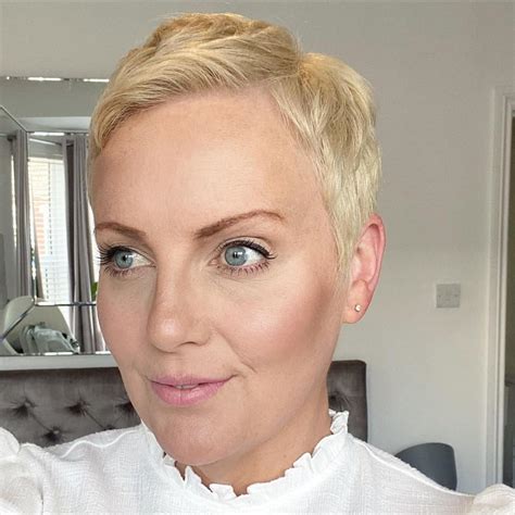 27 Eye Catching Blonde Pixie Cut Ideas To Show Your Stylist