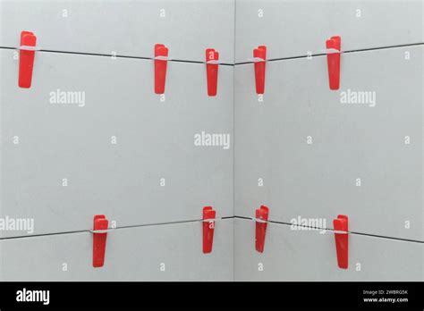 Flat Wall Plastic Tile Leveling System Process Of Installation Of