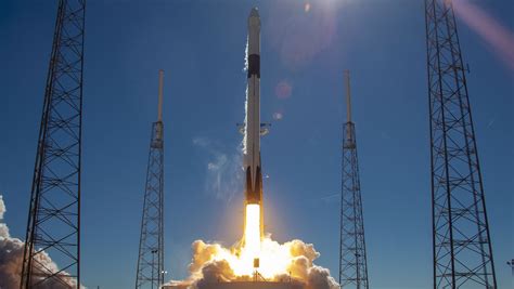 Spacex Rate Complètement Latterrissage De Sa Fusée Falcon 9 Un