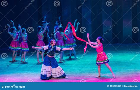 Bride Dressing Dance Drama Axi Jump Yi Folk Dance Editorial Image