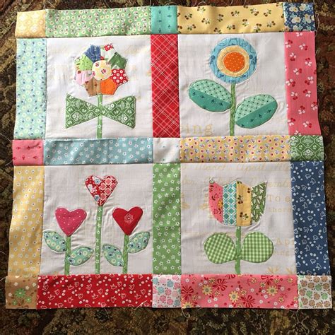 Flower Quilt Patterns Applique Quilt Patterns Flower Quilts Floral