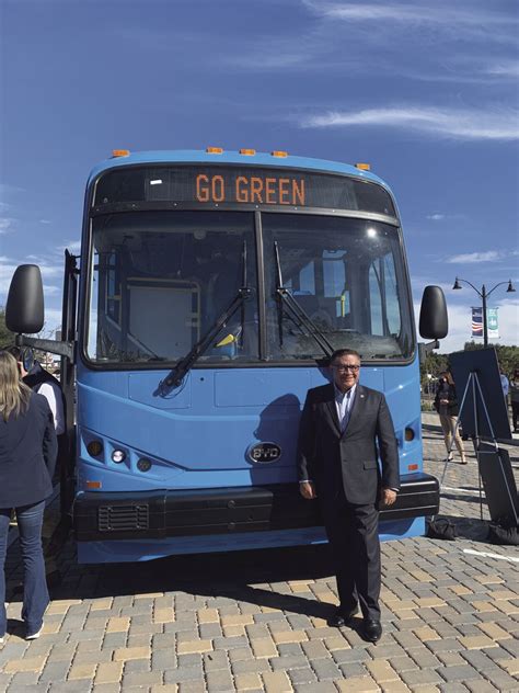 New zero-emission models will drive the Dublin express bus 4