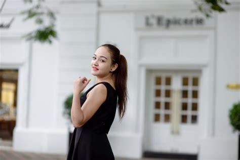 Sự thật về Hot girl siêu giàu Tô Tường Vy Baoxehoi