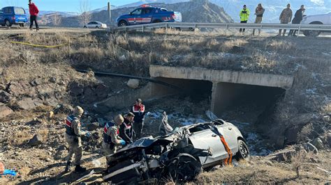 Erzurum Da Feci Kaza Otomobil Arampole U Tu Ki I Ld