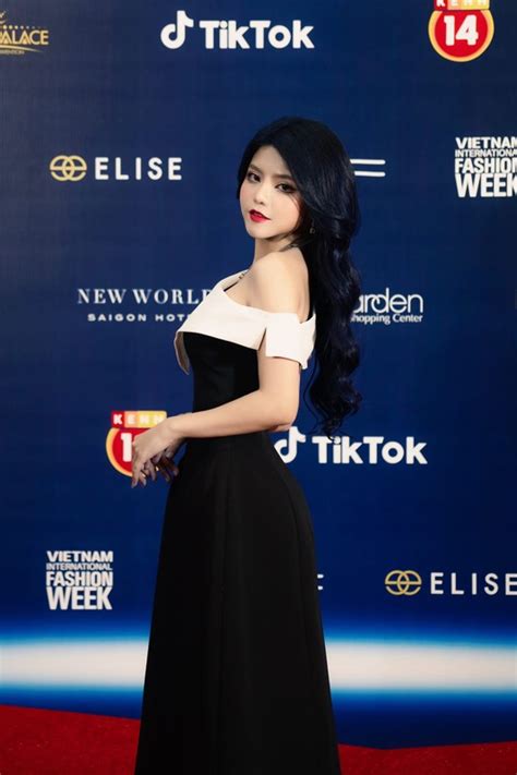 Th N H Nh N Ng B Ng Sau Gi M C N C A Hot Girl Tiktok Tri U Follow